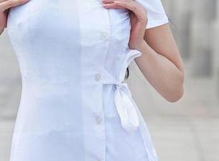 AISS爱丝(黄金版) - 原图解密：亚美依在礼服里有多迷人，连她的镜子都想跟着跑！