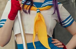 办公室味道的cos:Alina Becker精选,这你懂的