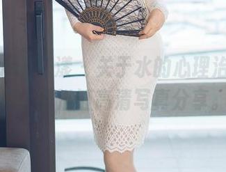 HuaYang花漾 - 关于水的心理治疗——周大萌浴缸高清写真分享。