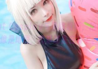 Kitkat Cosplay与圣路易斯,拍的照片像是地图,我却迷失在其中。