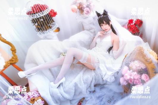 Momoko葵葵，这全套铃白，无时无刻不在挑逗你的审美，真有你的一套。-柔思点