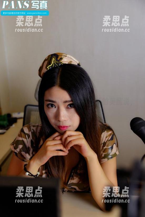 PANS - 光脚不行？私房折折的美腿说，袜子是未来的选择！-柔思点