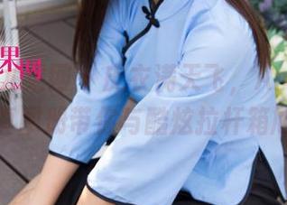 UGirls尤果网 - 皮衣满天飞，Angela楚楚写真图册带你与酷炫拉杆箱尬舞！