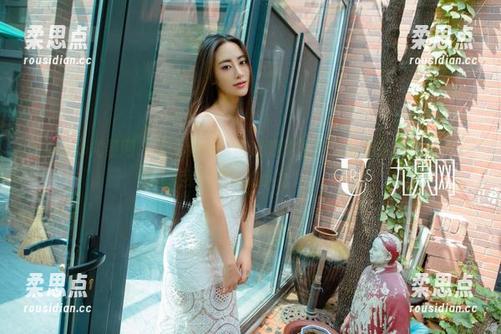 UGirls尤果网 - 除了免费，倪叶腾的镂空套图还有啥？撇下了我这烦人的小九九。-柔思点