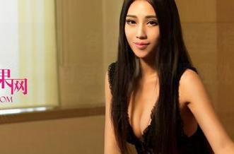 UGirls尤果网 - 各位注意，这里有徐梓伊的私房原图，可爱得像在诱导我处理一份甜点！