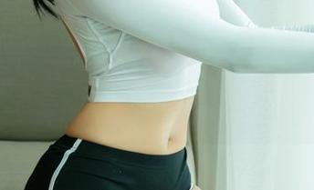 UGirls尤果网 - 陈怡曼的白裙魅力，高清写真让人想起梦想的泡沫。
