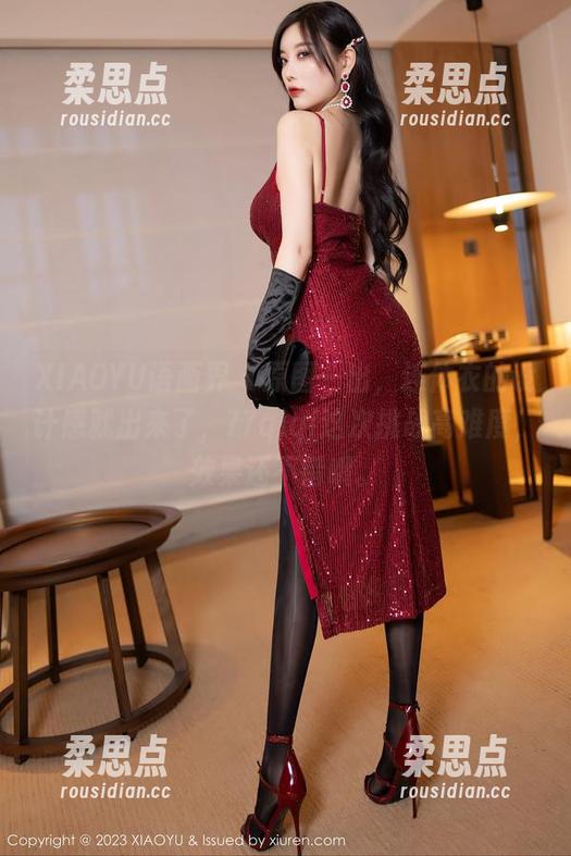 XIAOYU语画界 - 原图一出，连体衣的设计感就出来了，77qiqi这次挑战高难度，效果还不错哦。-柔思点