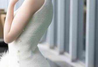 XIAOYU语画界 - 周于希Sandy的女王作品，下载的同时请认真审视你自己的寸步难行。