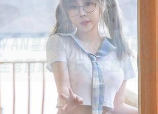 XINGYAN星颜社 - 女孩无极限，何晨曦的全套图集把人玩弄于股掌之间！