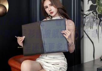 XINGYAN星颜社 - 看!唐思琪的职业装，似乎连格子衫都被赋予了新生命！图包里还有更多哦！
