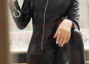 Xiuren秀人网 - 唐安琪的牛仔裤，一场最新图库中的随心之旅