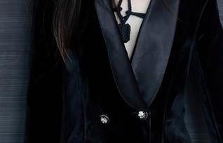 Xiuren秀人网 - 看，小热巴在灰丝里又调皮了，来推荐一下她的新写真