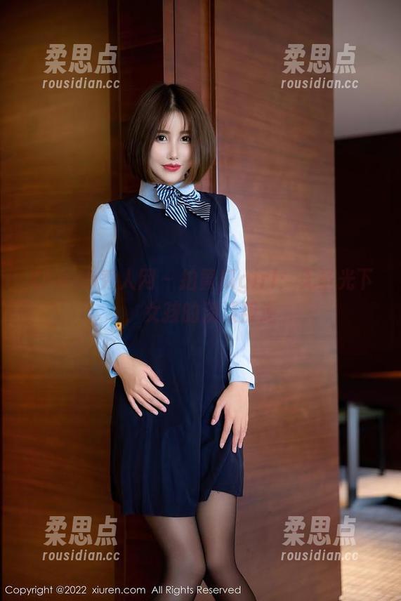 Xiuren秀人网 - 拍黄瓜girl：无圣光下，女孩的淡淡叛逆-柔思点