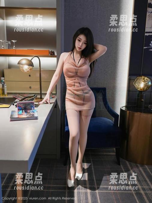 Xiuren秀人网 - 有趣的办公室写真，西希白兔来“分享”你的工作日常-柔思点