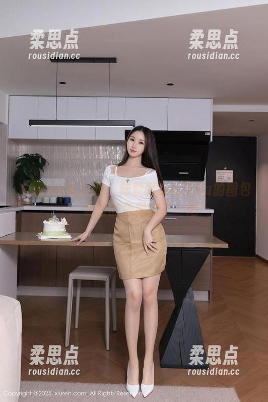 Xiuren秀人网 - 陆萱萱cecillia的图包：夏日的色彩撒了一地-柔思点