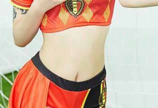 YouMi尤蜜荟 - 提心吊胆的病娇感，卓娅祺的写真作品陷阱满满