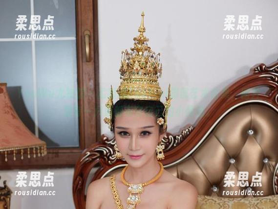 YouWu尤物馆 - 孟狐狸FoxYini脚部艺术合集，图片里每一只脚都有它自己的小情绪。-柔思点