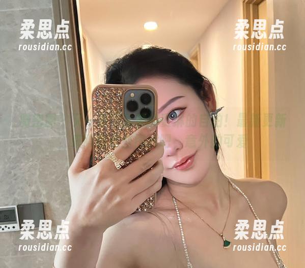 微密圈 - 又一波不爱笑的赛琳的自拍！最新更新，来瞟瞟这些图片吧，意外的可爱-柔思点