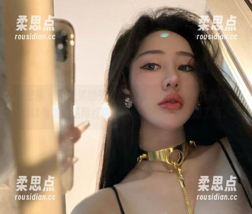 微密圈 - 不爱笑的赛琳的美图又来了，钻石黑网？我以为是精品网红店呢，结果这也太级别了吧。-柔思点