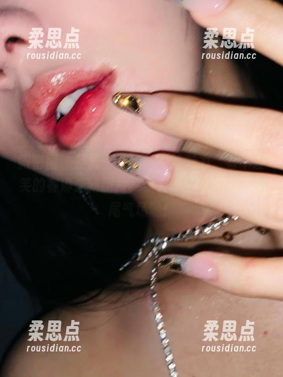 微密圈 - 别再低估双马尾的魅力，看不爱笑的赛琳最新图片，你会明白什么叫“马尾气场”！-柔思点