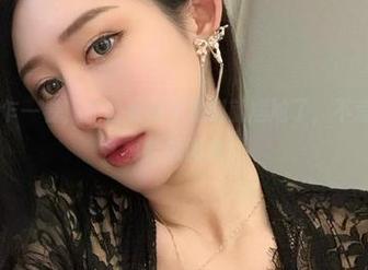 微密圈 - 乍一看，黑丝系列不定制就尴尬了，不爱笑的赛琳真会玩图集！