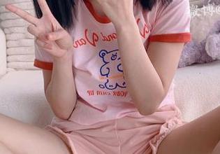 白丝写真里的二阶堂宅绘子，圣光都不好意思现身了吧。