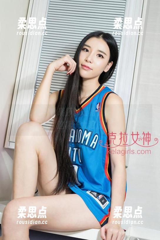 克拉女神 - 看瑞莎的短裙资源，心里默念着“这裙子太犯规了”-柔思点