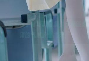 点击兔玩映画的蓝色水手裙写真合集，快来锻炼“眼光”吧，海的气息扑面而来！