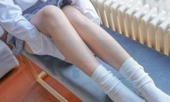 兔玩映画好像把旗袍和艾米丽娅的气质藏进了全套里…