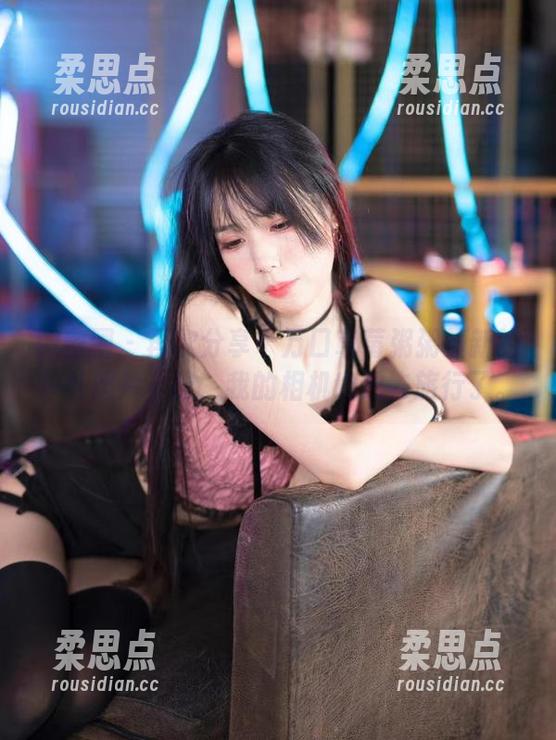 微密圈 - 再次分享十万口草莓粥粥最新的户外照片，唉，我的相机也想去旅行了。-柔思点