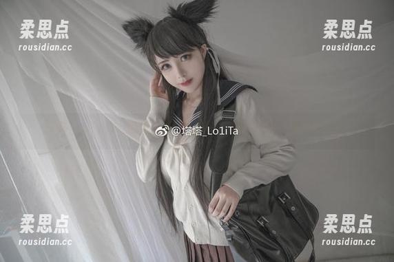 塔塔_Lo1iTa以厨娘姿态出场：这确实是个变身剧情！-柔思点