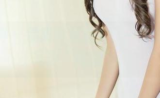 头条女神 - 易阳与莫妮卡，一场无圣光的写真“闹剧”。