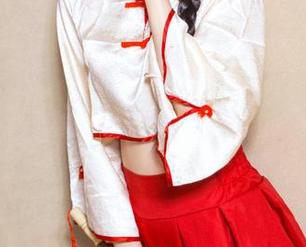 头条女神 - 这礼服看着像是为壁纸量身定做的，蔡楠真会玩