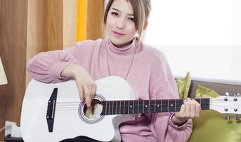 头条女神 - 高韩菲的作品：曼琳少女，时代觉醒的小叛逆，每一张都是在告白岁月！