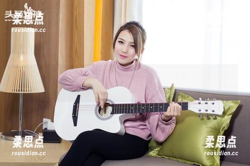 头条女神 - 高韩菲的作品：曼琳少女，时代觉醒的小叛逆，每一张都是在告白岁月！-柔思点