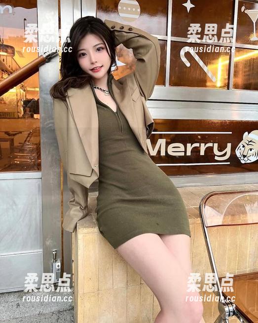 微密圈 - 妮是老虎仙气十足，高清图册里的红裙比我衣橱里的一大堆还让我想入非非。-柔思点