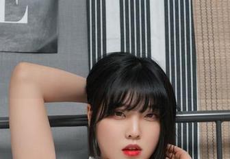 写真趣谈：宋哈娜与“他”的双人搭档，两人的默契真妙。