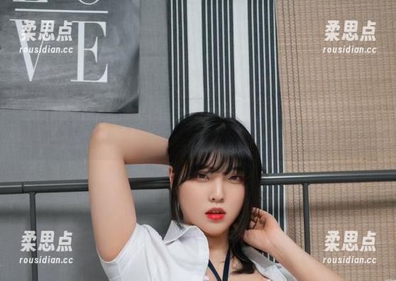 写真趣谈：宋哈娜与“他”的双人搭档，两人的默契真妙。-柔思点