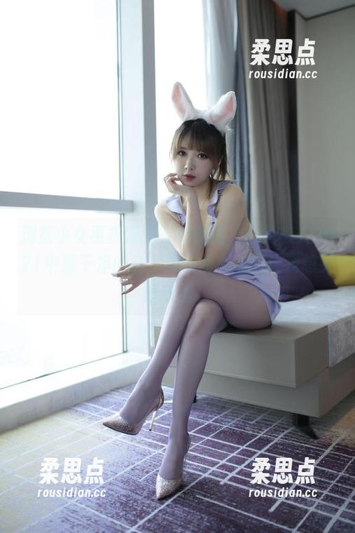 浏览小女巫露娜的在线美图，白色恋人2021中那干净的白，没让我心动却让我想买新衣服。-柔思点