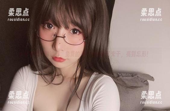小泉学姐吖的油亮，免费的照片好像油漆未干，亮到忘形！-柔思点