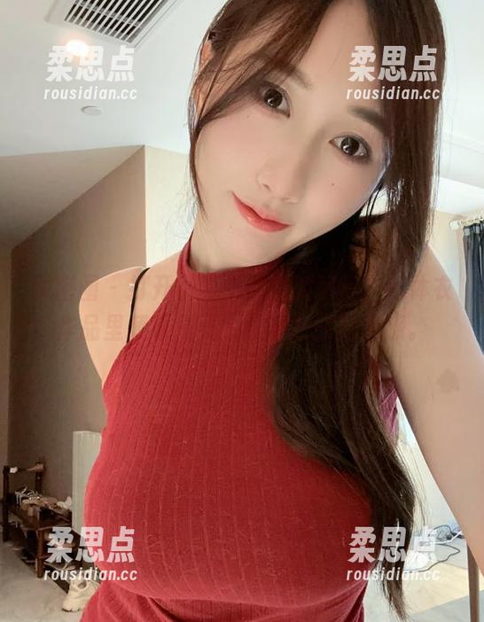 微密圈 - 打开小玉吃果冻的网盘，连体衣作品里藏着我不太敢说的搭配灵感。-柔思点