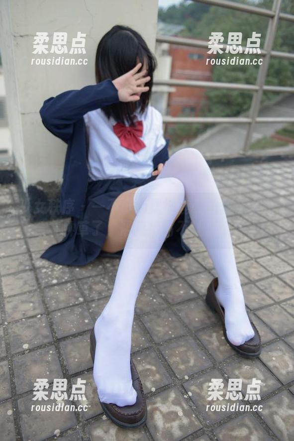 少女秩序 - 一不小心就被鹿可的丝袜美图合集种草了，帮我捂嘴不让想太多。-柔思点