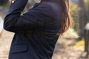 尤蜜荟 - 发现周妍希最新的旅拍，仿佛是风景中的小秘密
