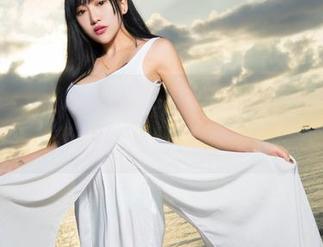 推女神 - 宋梓诺Bee的双人图集，信息量足得让我目瞪口呆。