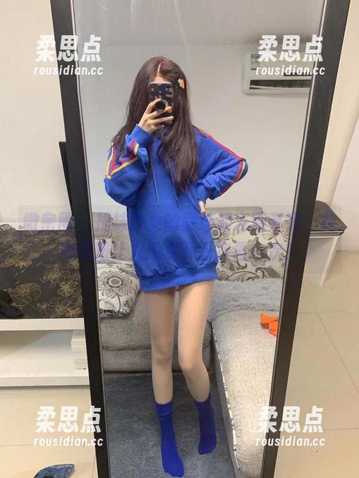微密圈 - 提袜少女的微信朋友圈系列，免费图册让人想点开一次再一次！-柔思点