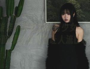 震撼！柒柒不可爱的骑行少女全套下载——腿部线条美到让人流口水！