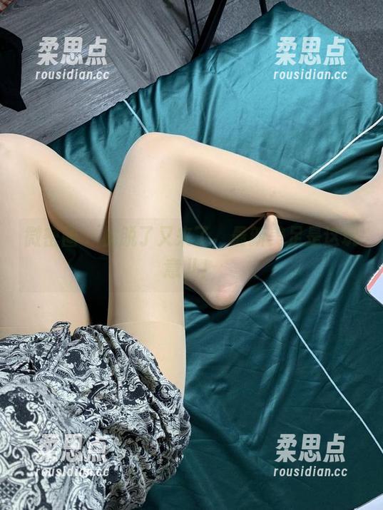 微密圈 - 桃脱了又来了，最新美足是这玩意儿！-柔思点