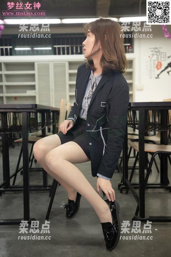 梦丝女神 - 图包在线！花月舞的“修女”系列，纯与欲的纠缠，偷瞄一下。-柔思点