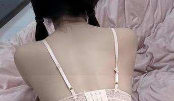 微密圈 - 图册里的黑连体吊带，火龙果羊又在93号店开新货了