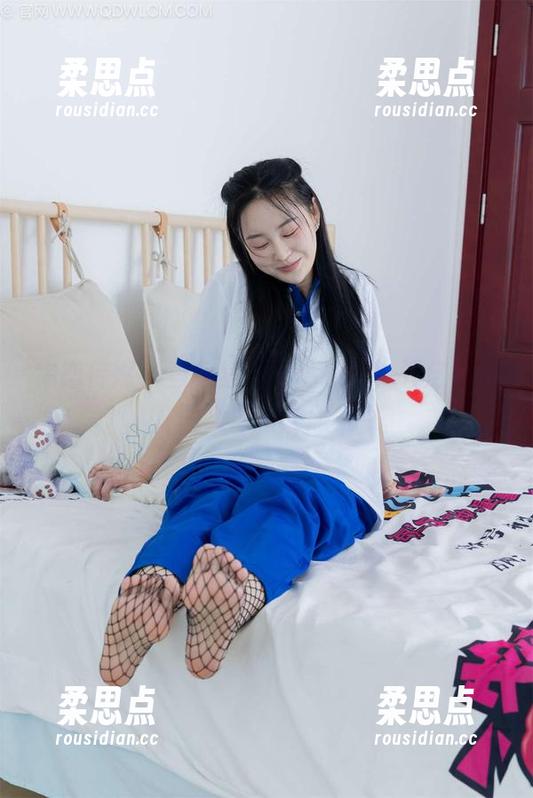 物恋传媒 - 当菜菜遇上体操服，开启奇妙图集原图之旅！-柔思点